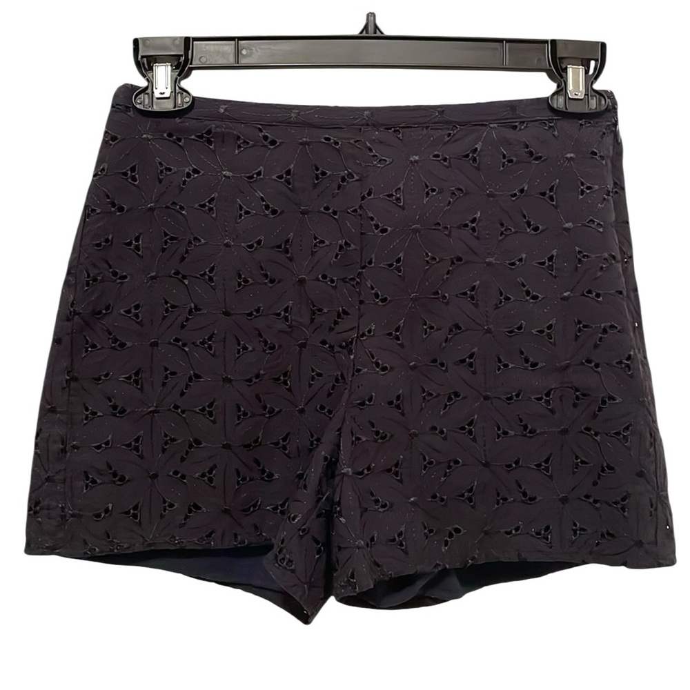 A New Day Navy Eyelet Shorts Size 6 Side Zip CUTE!